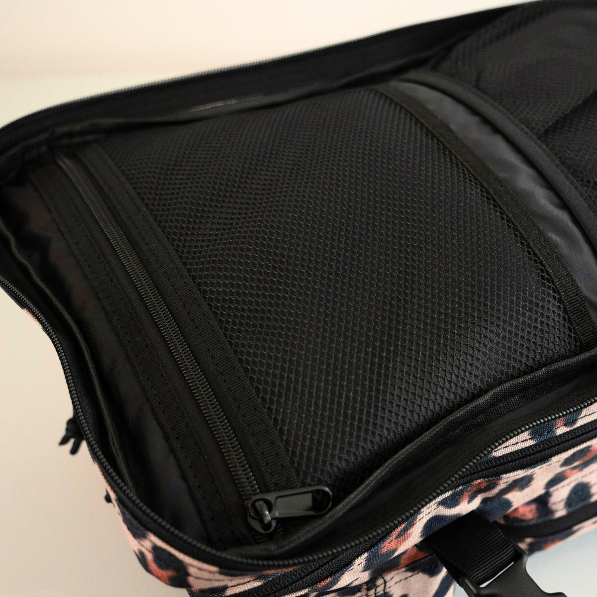 TWO4SEVEN 25L Gym Backpack - Leopard