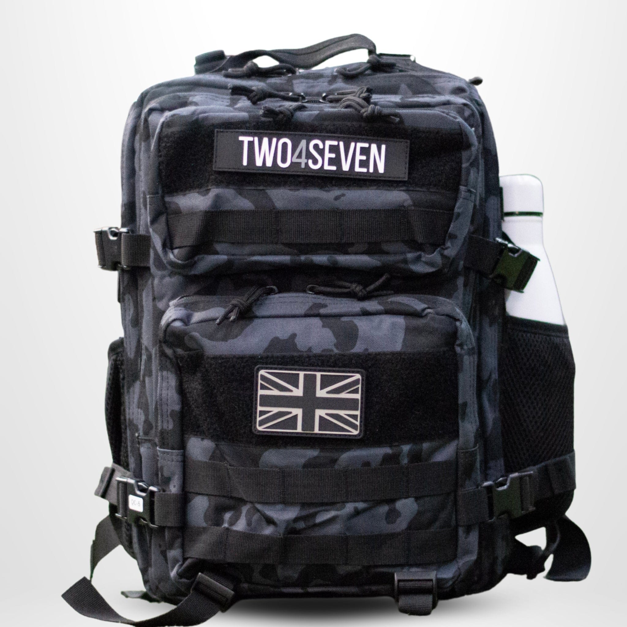 Black Camo 25L Plus Drinks Bottle & Carabiner Free