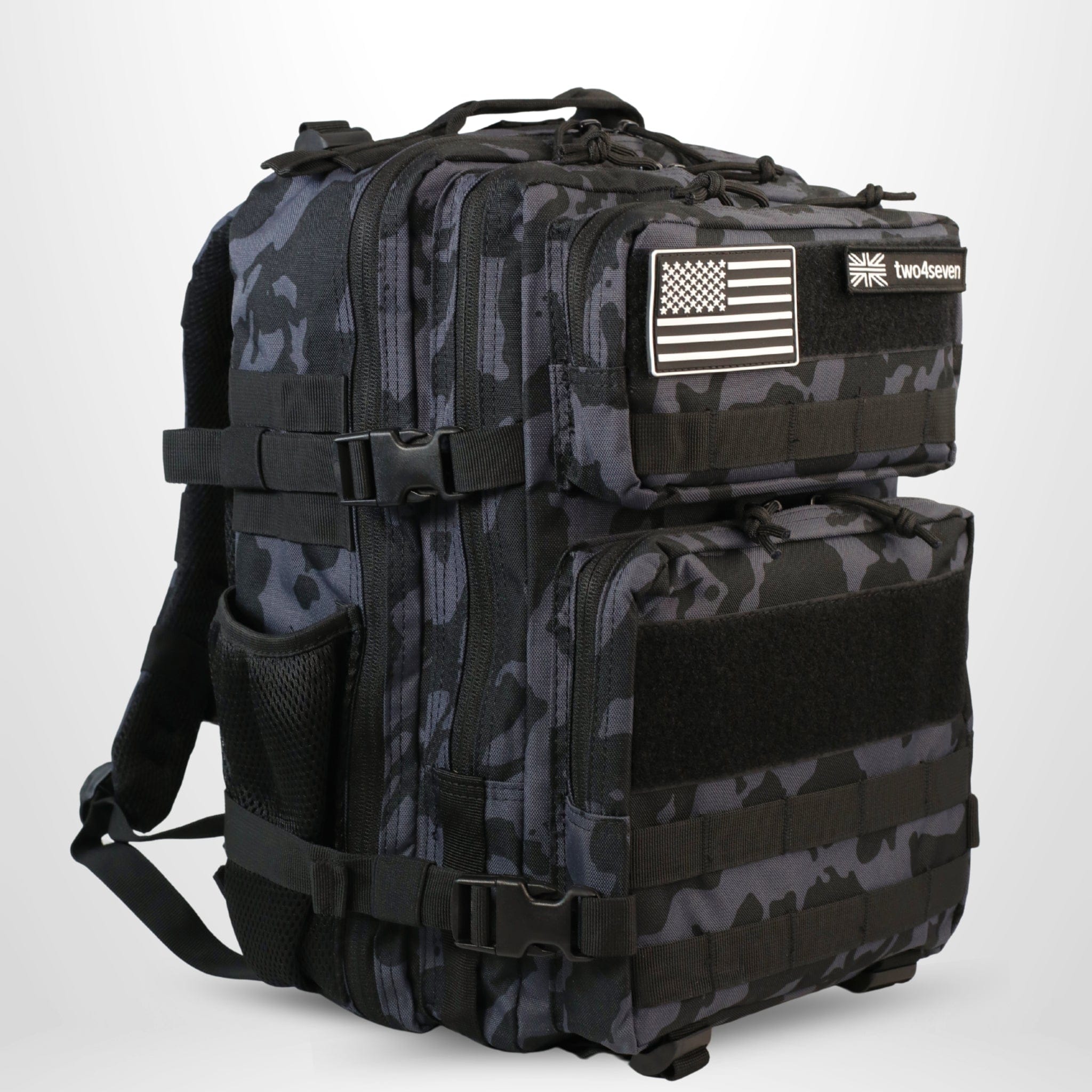 Black Camo 25L Plus Drinks Bottle & Carabiner Free